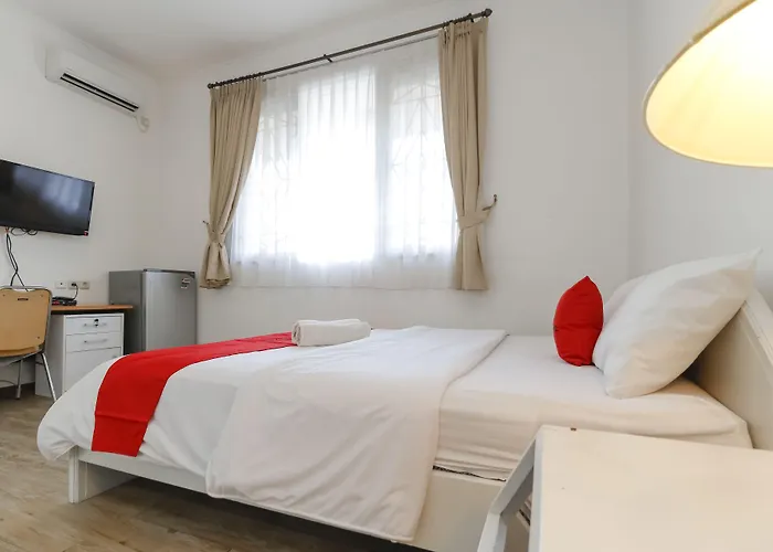 Reddoorz Plus @ Tendean Jakarta